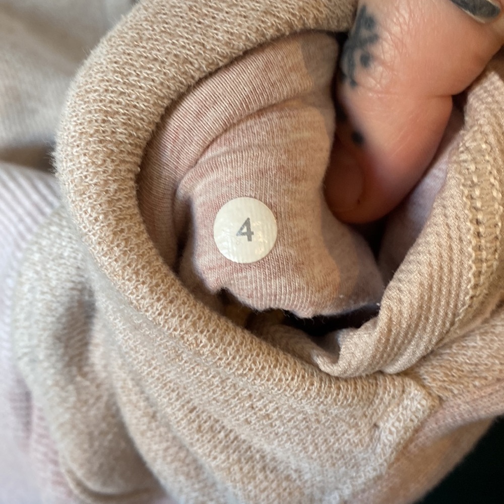 Lululemon Scuba Jacket - Picture 6 of 6